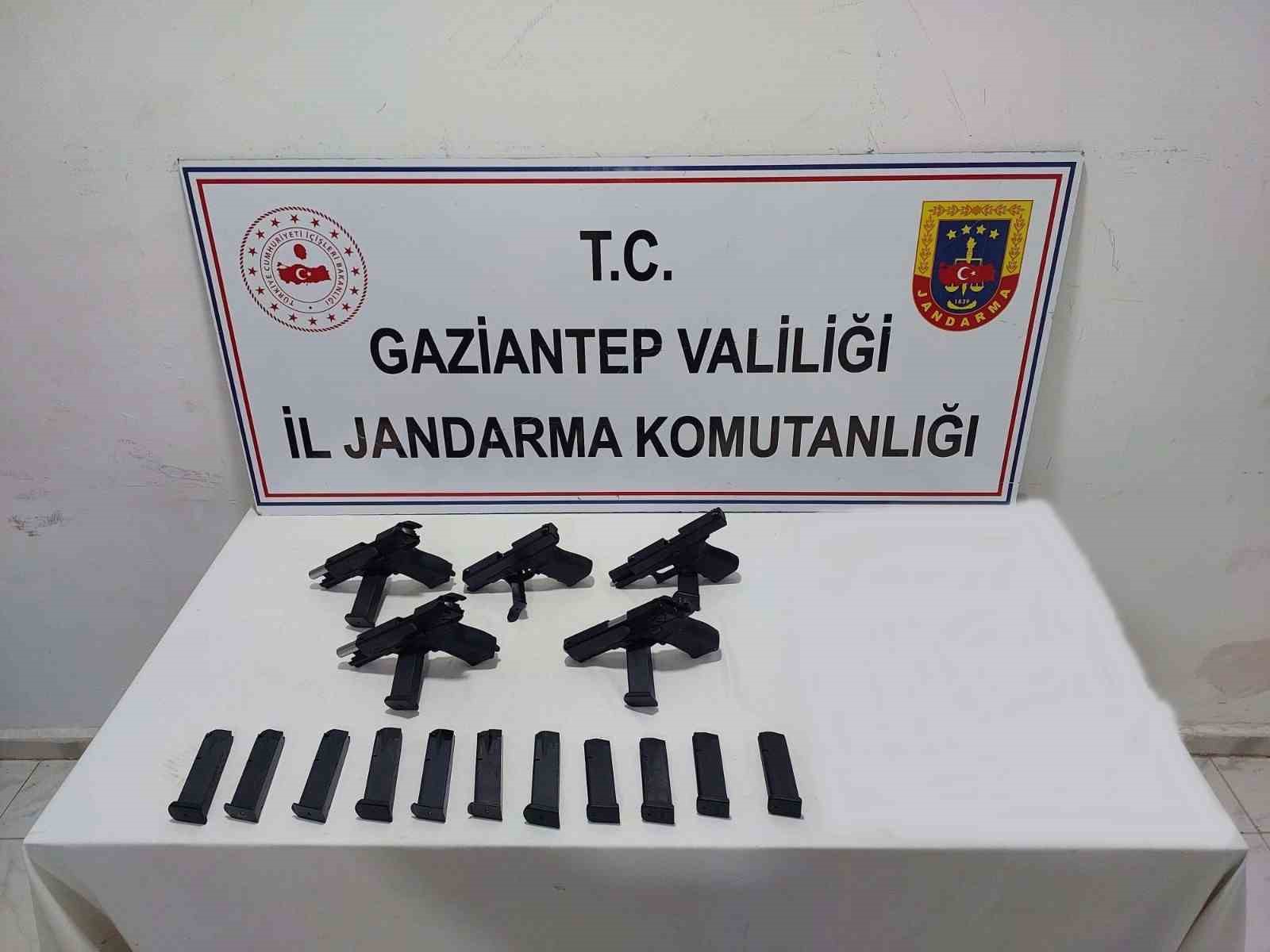 Gaziantep’te kaçakçılık ve uyuşturucu operasyonları: 12 tutuklama