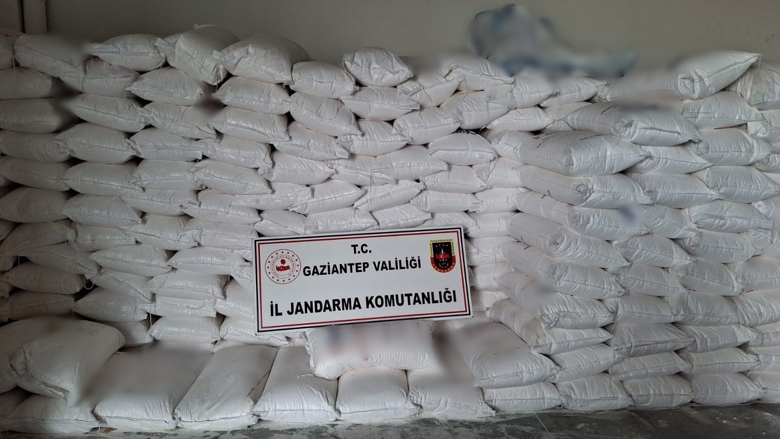 Gaziantep’te kaçakçılık ve uyuşturucu operasyonları: 12 tutuklama