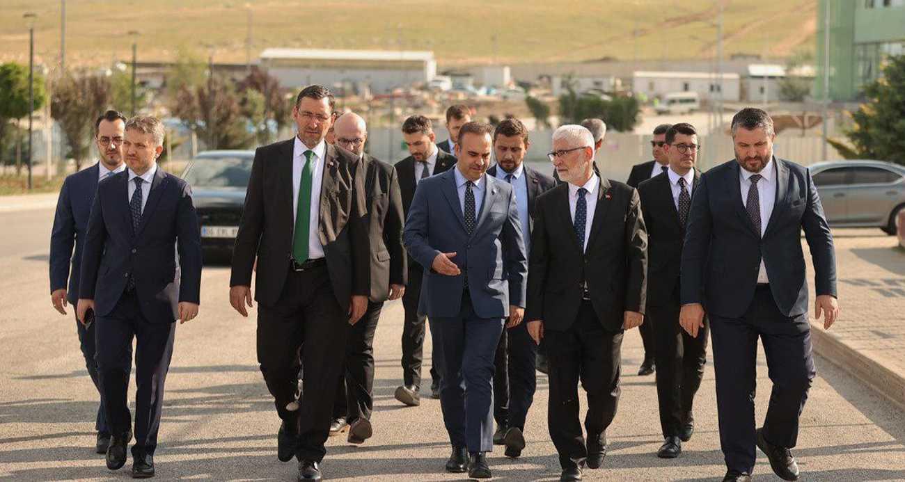 Bakan Kacır Roketsan’ı ziyaret etti