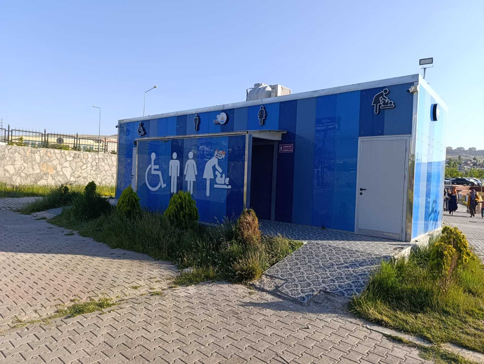 Van’daki Kocaeli Parkında lavabo ve bebek bakım alanı var ancak “KİLİTLİ”