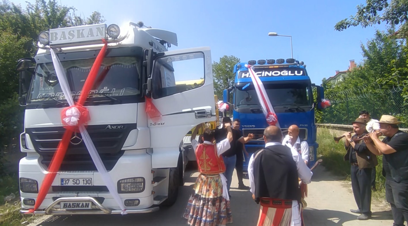 Dünyaevine giren şoföre arkadaşlarından tırlı konvoy