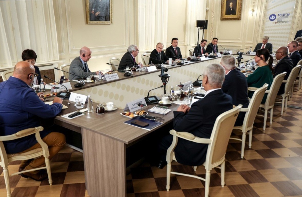 Putin: “(Hamaney’in öldürülmesi) Böyle bir olasılığı tartışmak bile istemiyorum”