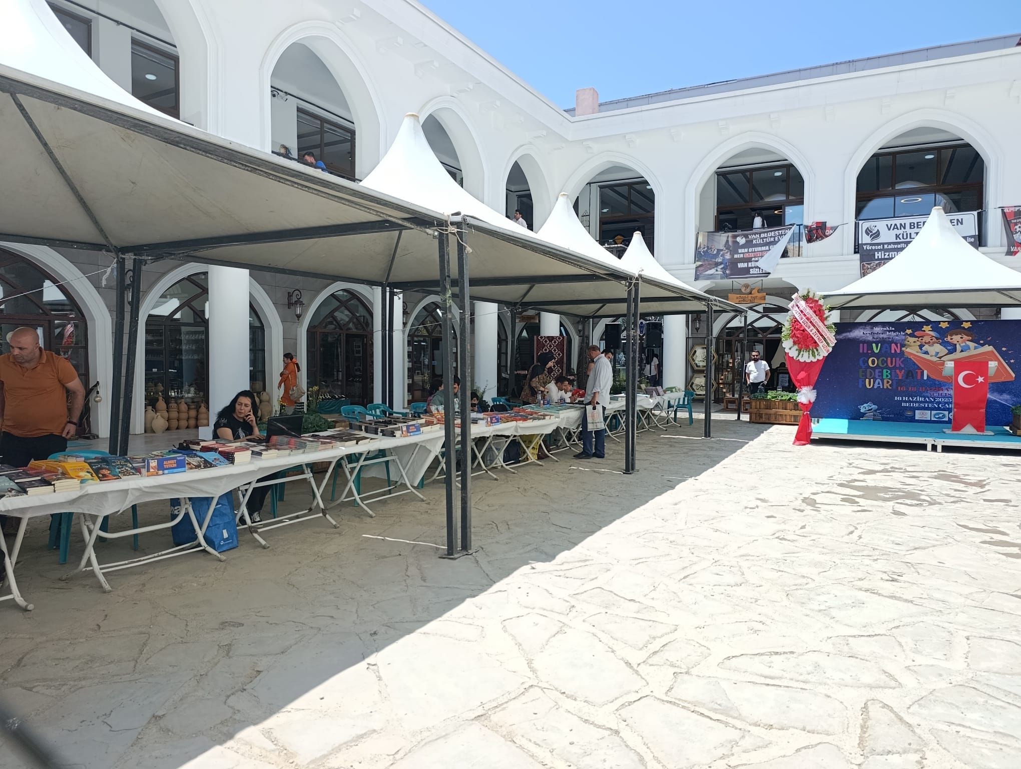 Van’da Çocuk Kitap Fuarı İkinci Gününde de  Devam Ediyor