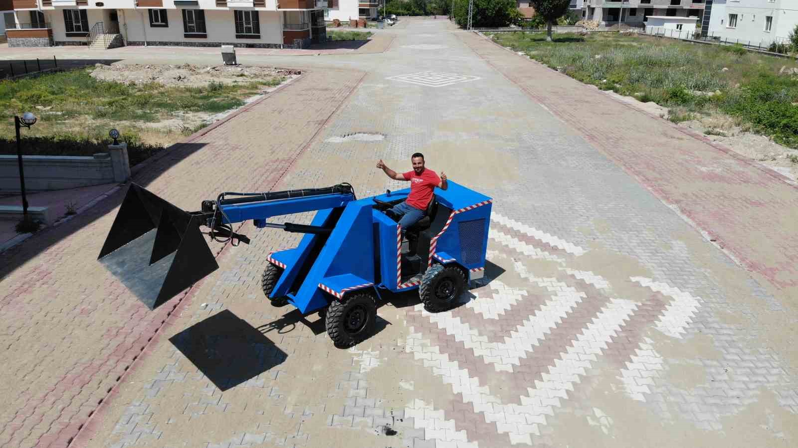 Genç Mucitten Tarıma Destek: Kendi İş Makinesini Üretti