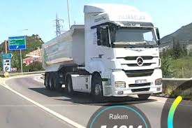 Çılgın kamyoncu otobanda tersten gitti