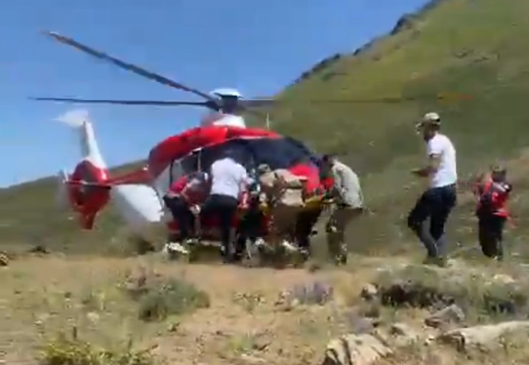 Van’da Attan Düşen Vatandaş, Helikopterle Kurtarıldı