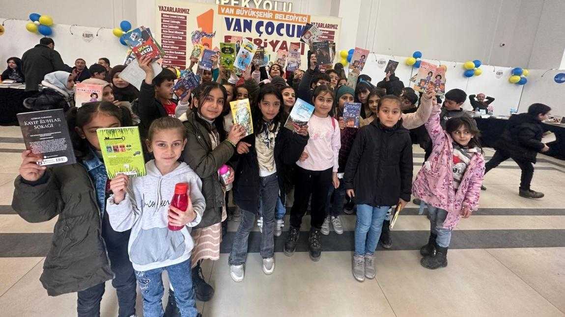 Van’da II. Van Çocuk Edebiyatı Fuarı Başlıyor