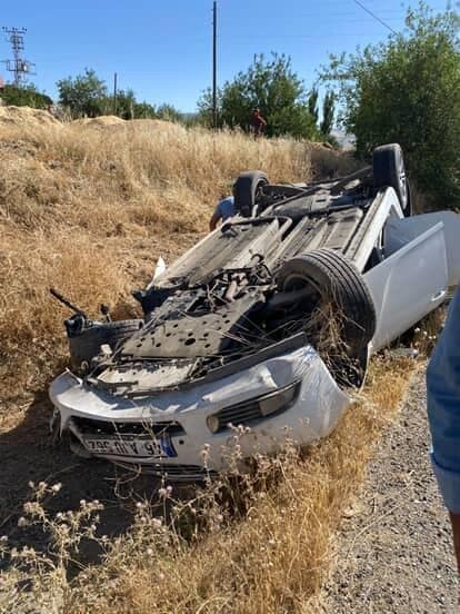 Kontrolden çıkan otomobil takla attı: 2 yaralı