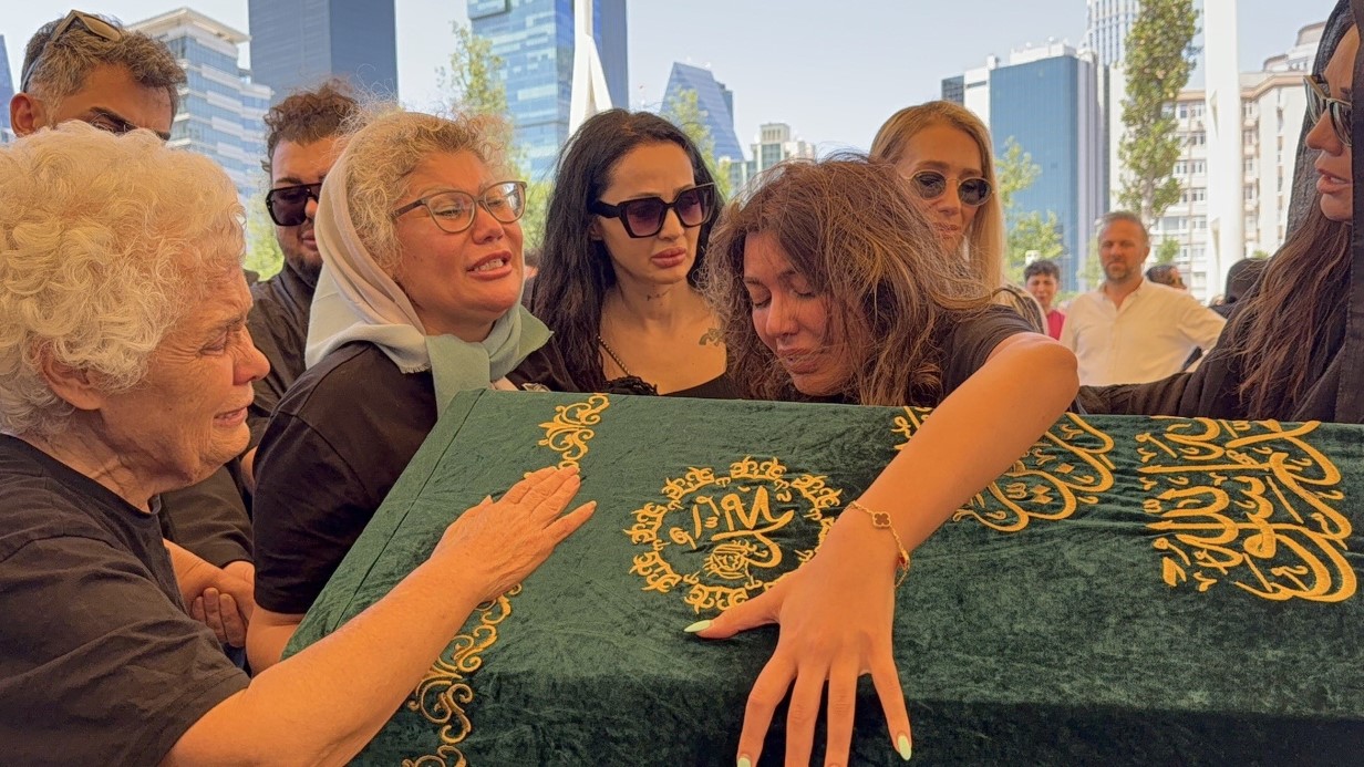 Hayatını kaybeden sosyal medya fenomeni Nihal Candan son yolculuğuna uğurlandı