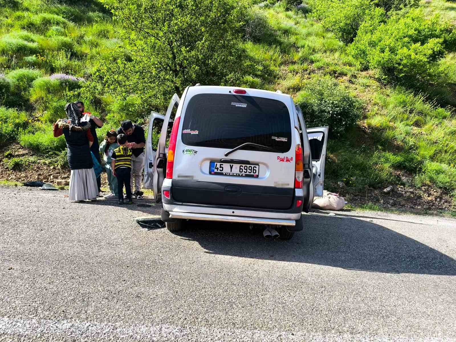 Navigasyonun Yanlış Yönlendirdiği Aile Kaza Geçirdi: 5 Yaralı