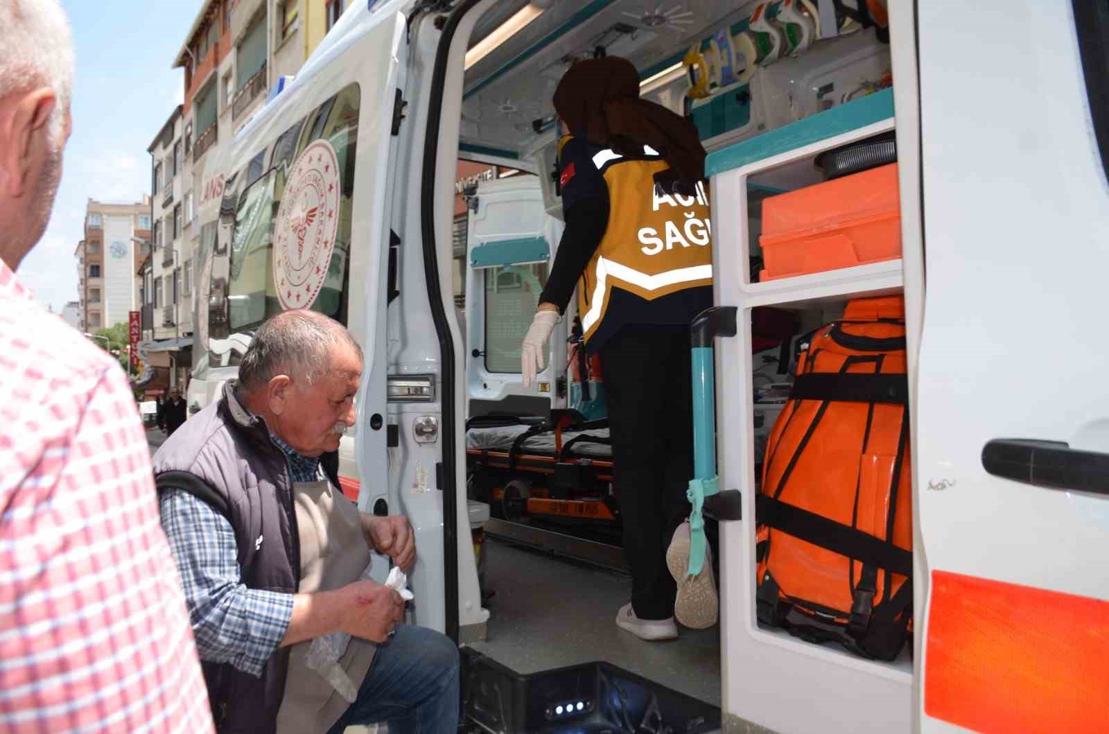 Otomobil ile Motosiklet Çarpıştı: 1 Kişi Yaralandı