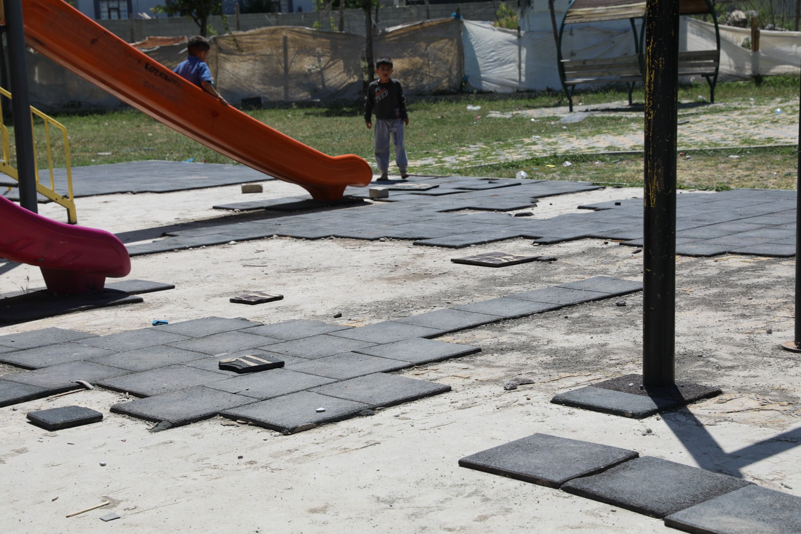 Van’daki Sevgi Parkı’na Zarar Verildi