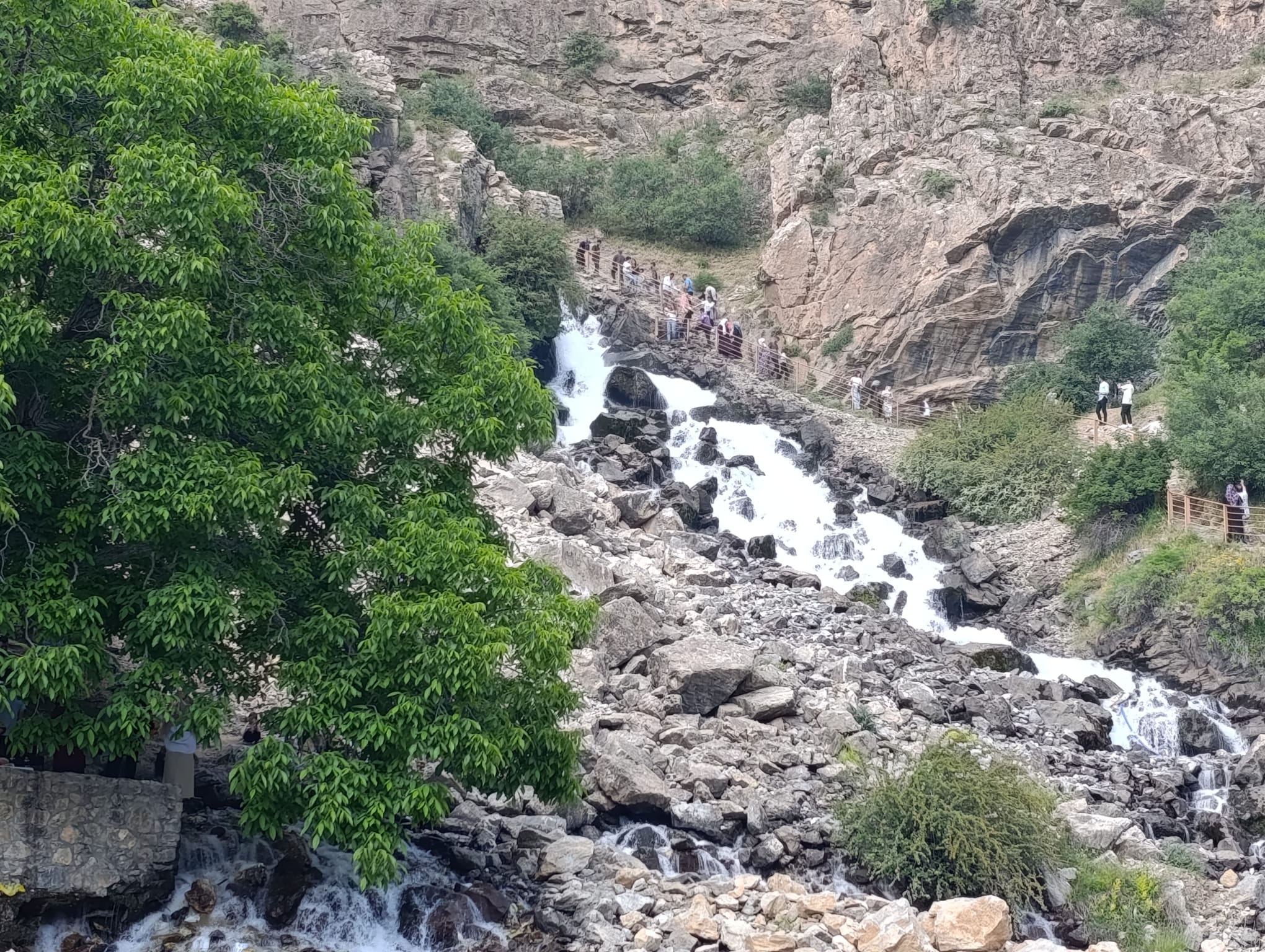Kanispi Şelalesi Bayramda Ziyaretçi Akınına Uğradı