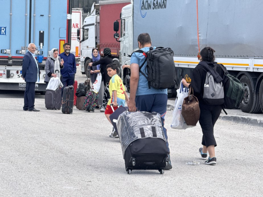 Gürbulak Sınır Kapısı’nda Hava Sahası Etkisi: Yolcular Karayolunu Tercih Ediyor