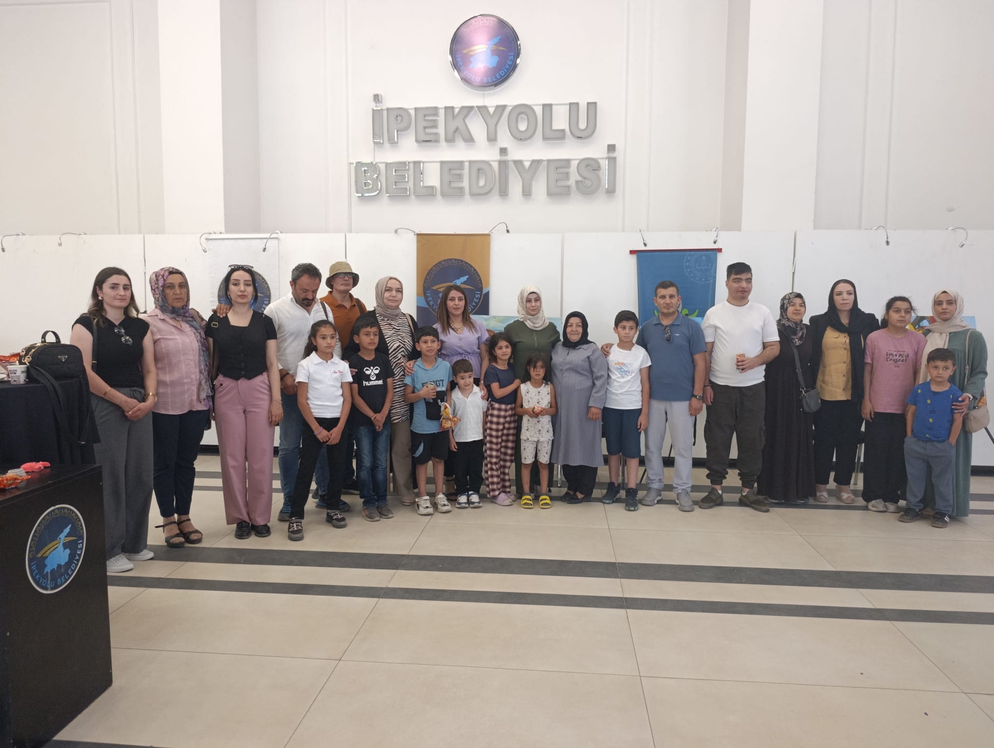 Van’da Özel Çocuklardan Sanat Dolu Sergi