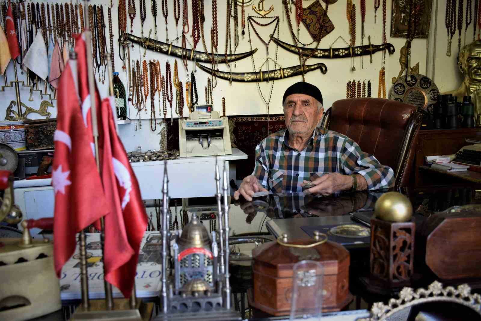 ‘Eskici Yaşar’ın antikaları gibi hayatı da dikkat çekiyor