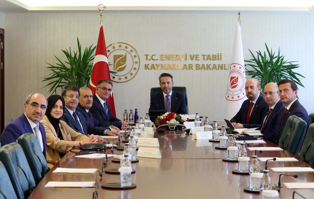 Van Heyetinden Enerji Bakanı Bayraktar’a Ziyaret!