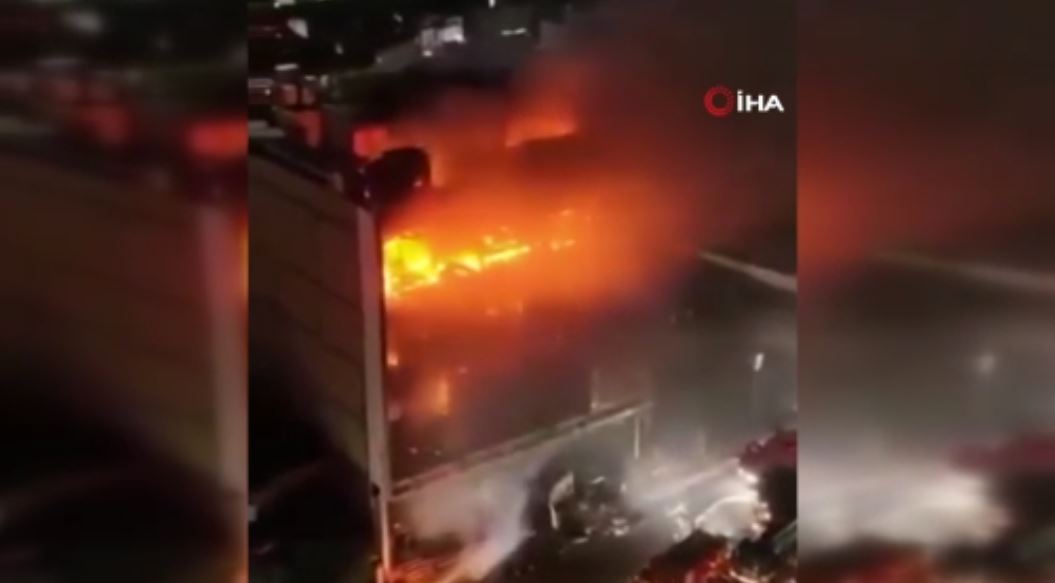 Irak’ta bir alışveriş merkezinde çıkan yangında 50 kişi hayatını kaybetti