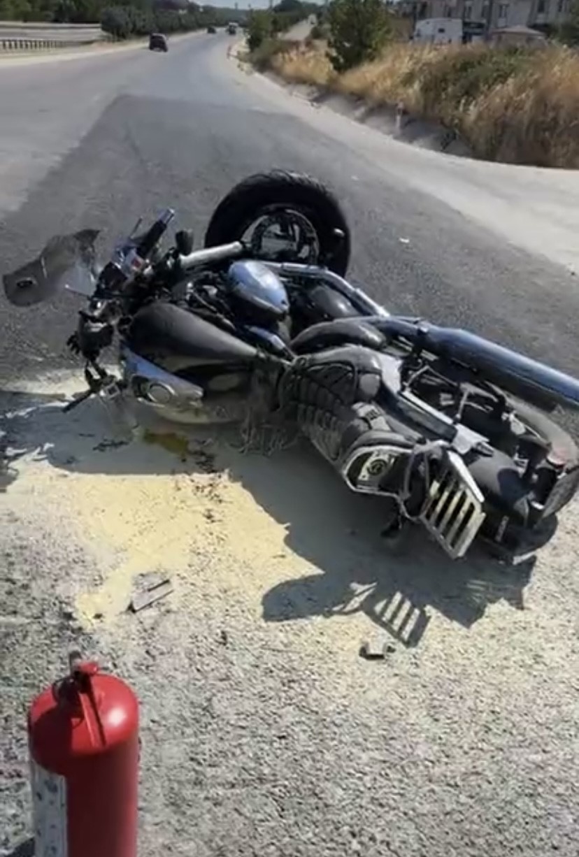 Çanakkale’de otomobil ile motosiklet çarpıştı: 6 yaralı