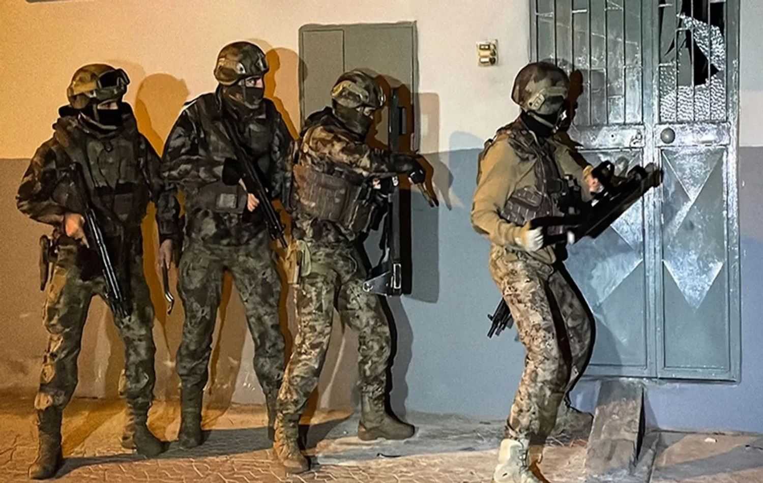 Van Dahil 7 İlde Uyuşturucu Operasyonu: 825 Kilo Eroin Ele Geçirildi