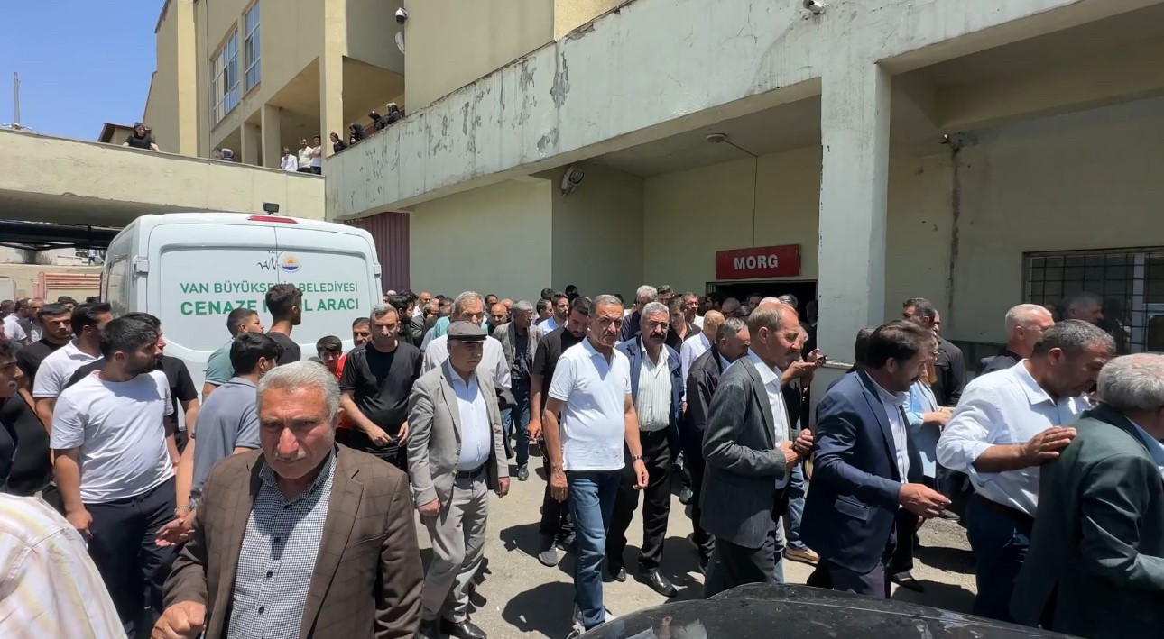 Van’daki silahlı saldırıda hayatını kaybeden Onur Karael toprağa verildi
