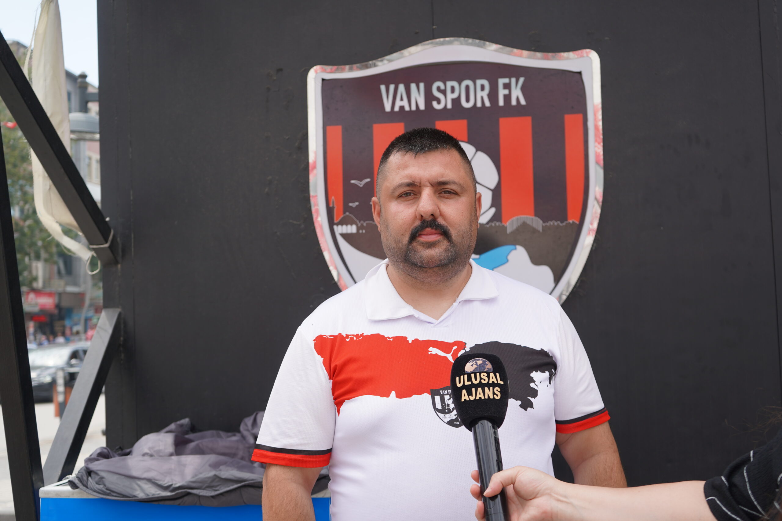 Van’ın Sıcaklığında Gönülleri Serinletiyor