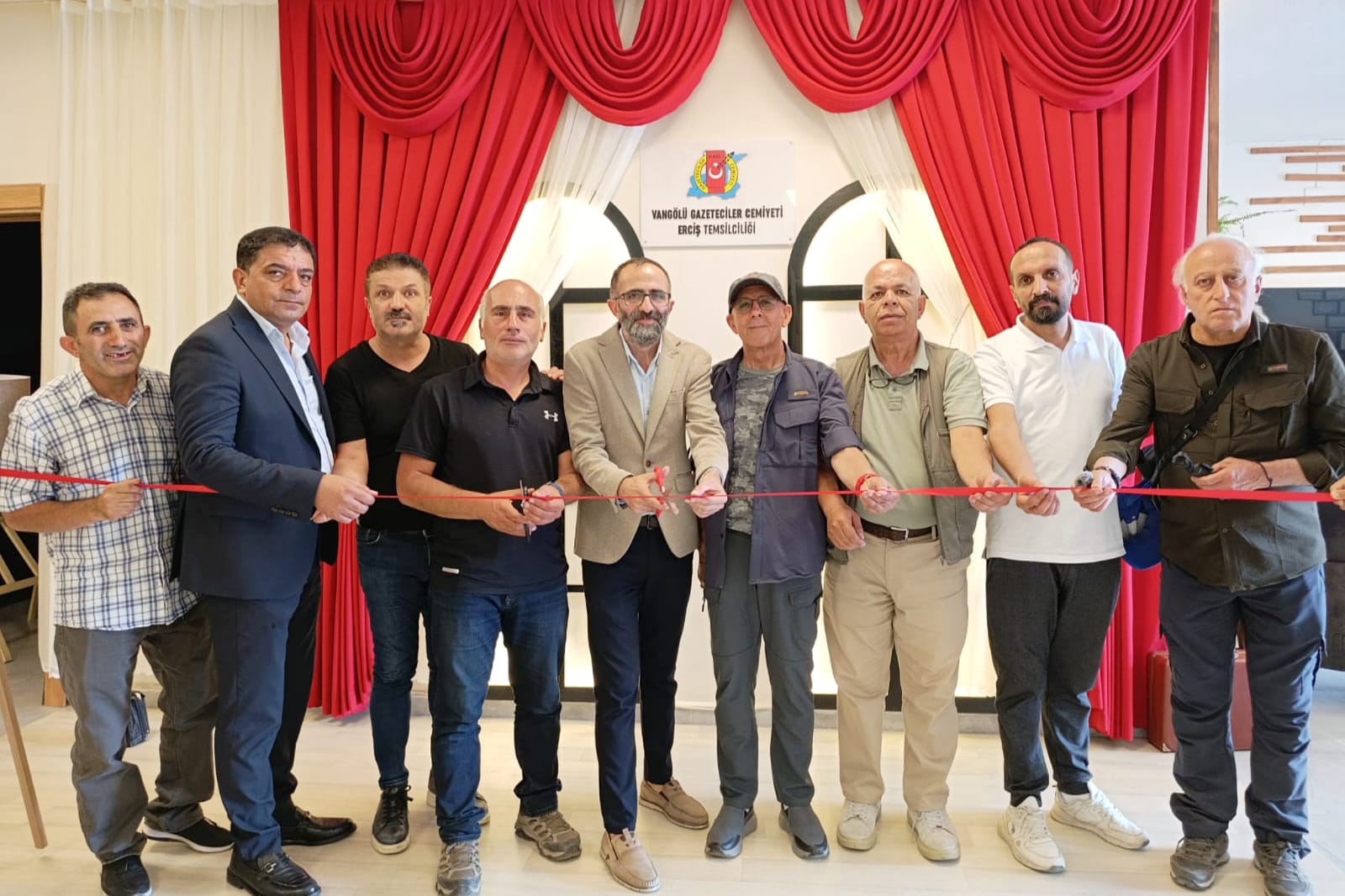 Vangölü Gazeteciler Cemiyeti Erciş Temsilciliği Hizmete Açıldı