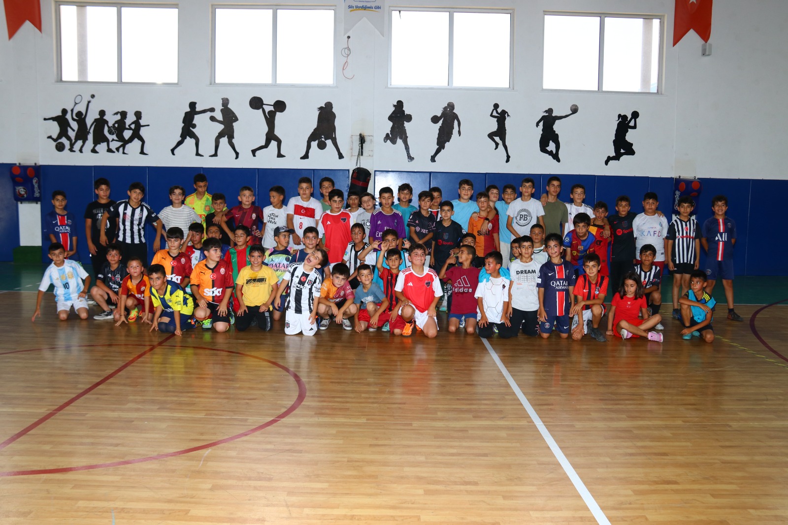 Edremit Belediyesi futsal kursuna yoğun ilgi