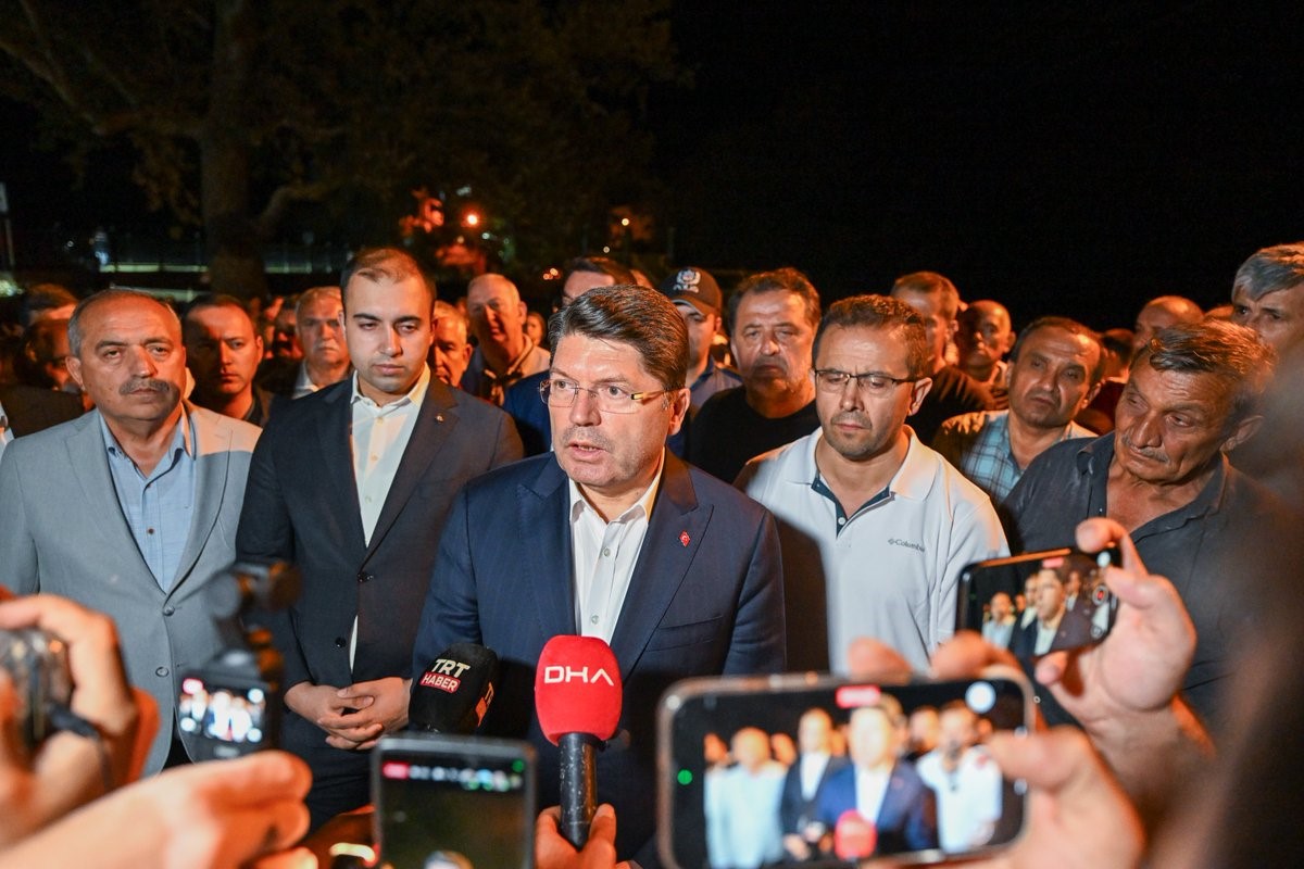 Adalet Bakanı Tunç: “26 Haziran-26 Temmuz tarihleri arasında çıkan orman yangınlarıyla ilgili 17 kişi tutuklu bulunmaktadır”