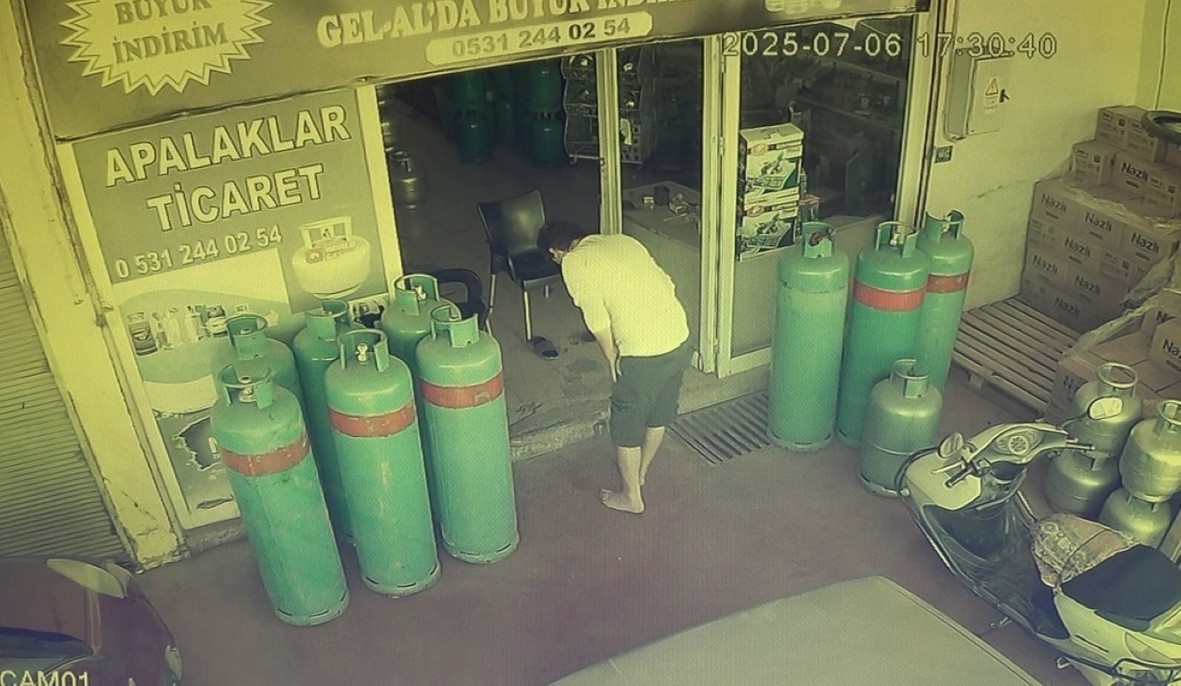 Tatlı Dil Yılanı Deliğinden Çıkartmadı, Esnafı Çıkarttı