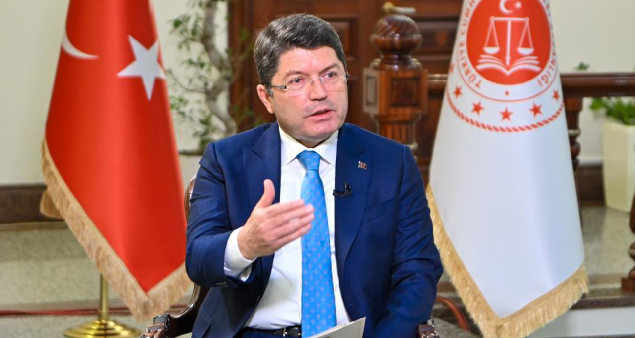 Adalet Bakanı Tunç: “Peygamber Efendimizin karikatürünün çizilmesiyle ilgili soruşturma başlatılmıştır”