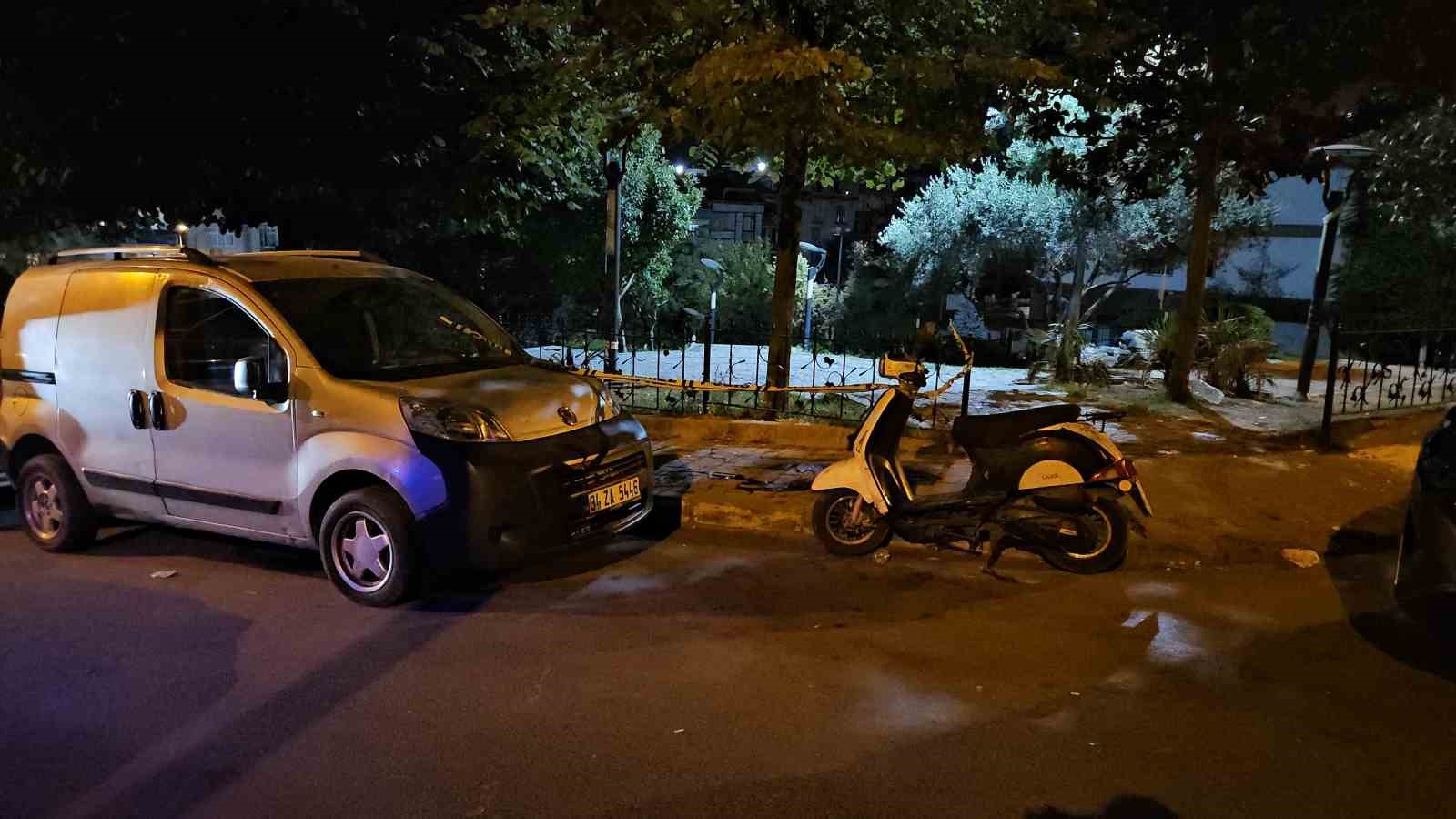 Bıçaklı saldırıya uğrayan genç hayatını kaybetti