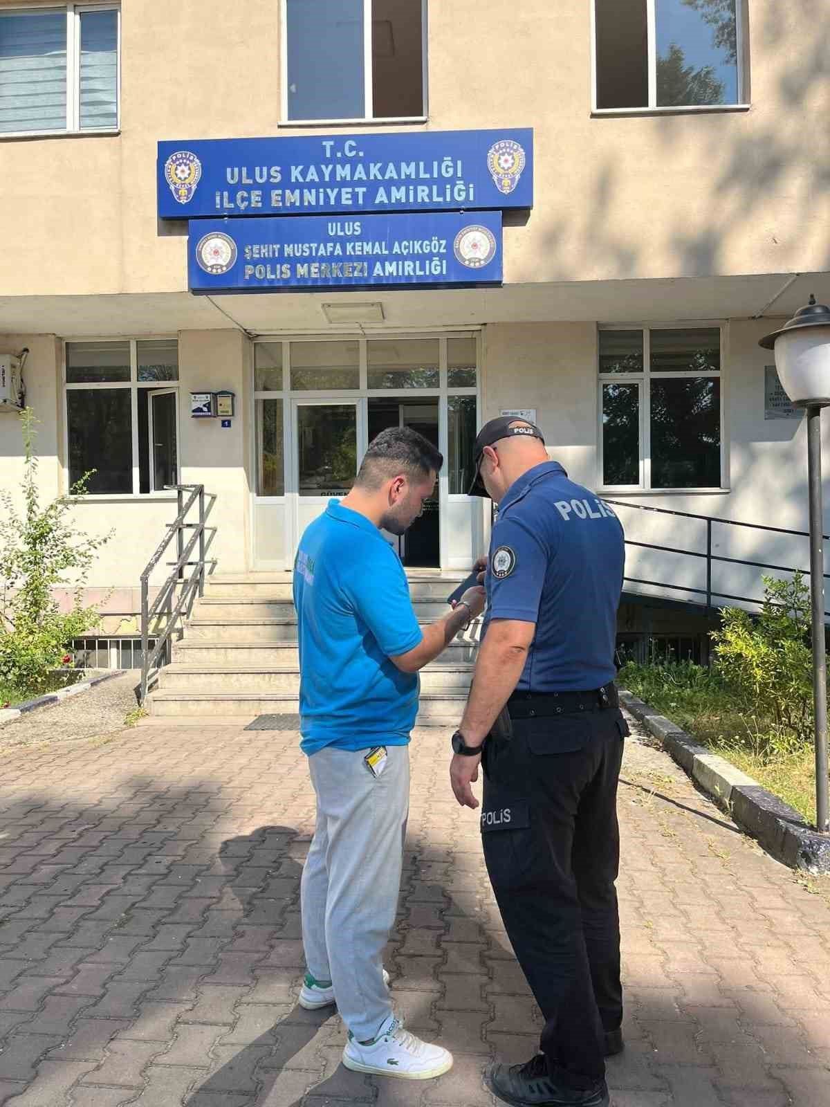 Cep Telefonuna Gelen SMS’le Dolandırılacaktı, Polisi Arayarak Kurtuldu