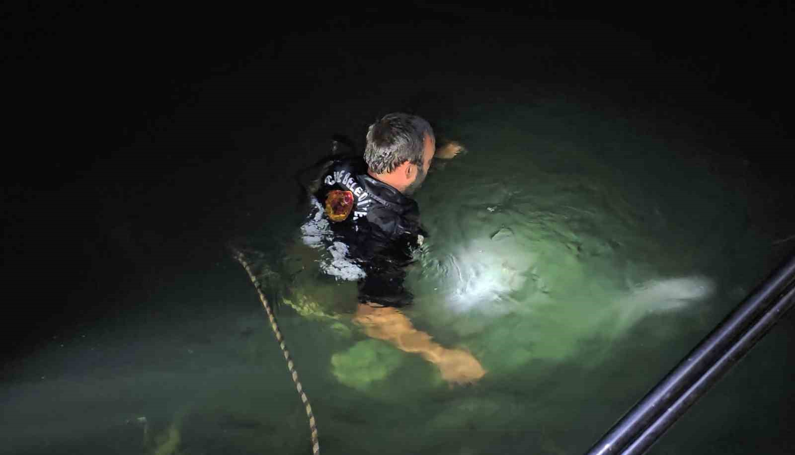 Denize düşen genç hayatını kaybetti