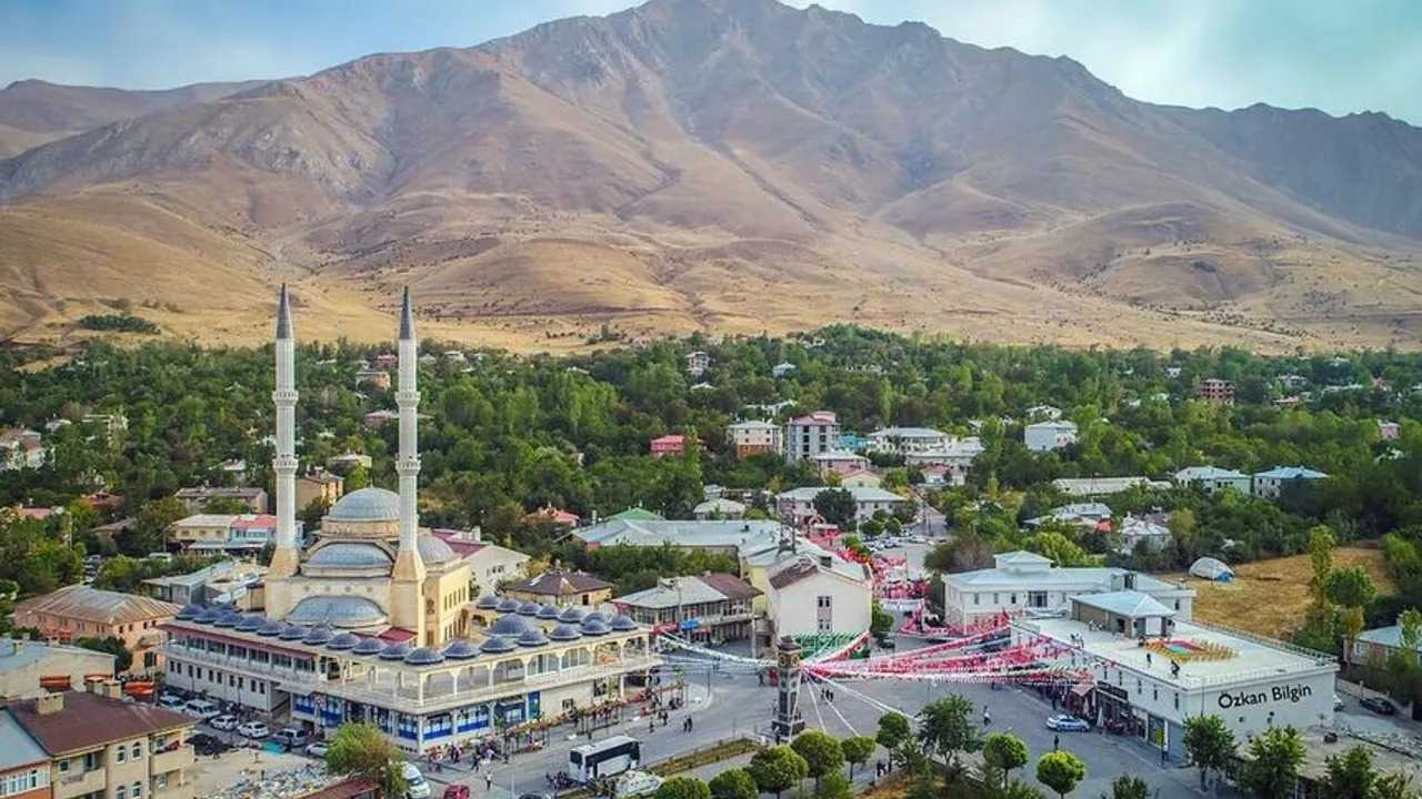 Van’ın Gevaş İlçesi Doğalgaza Kavuşuyor