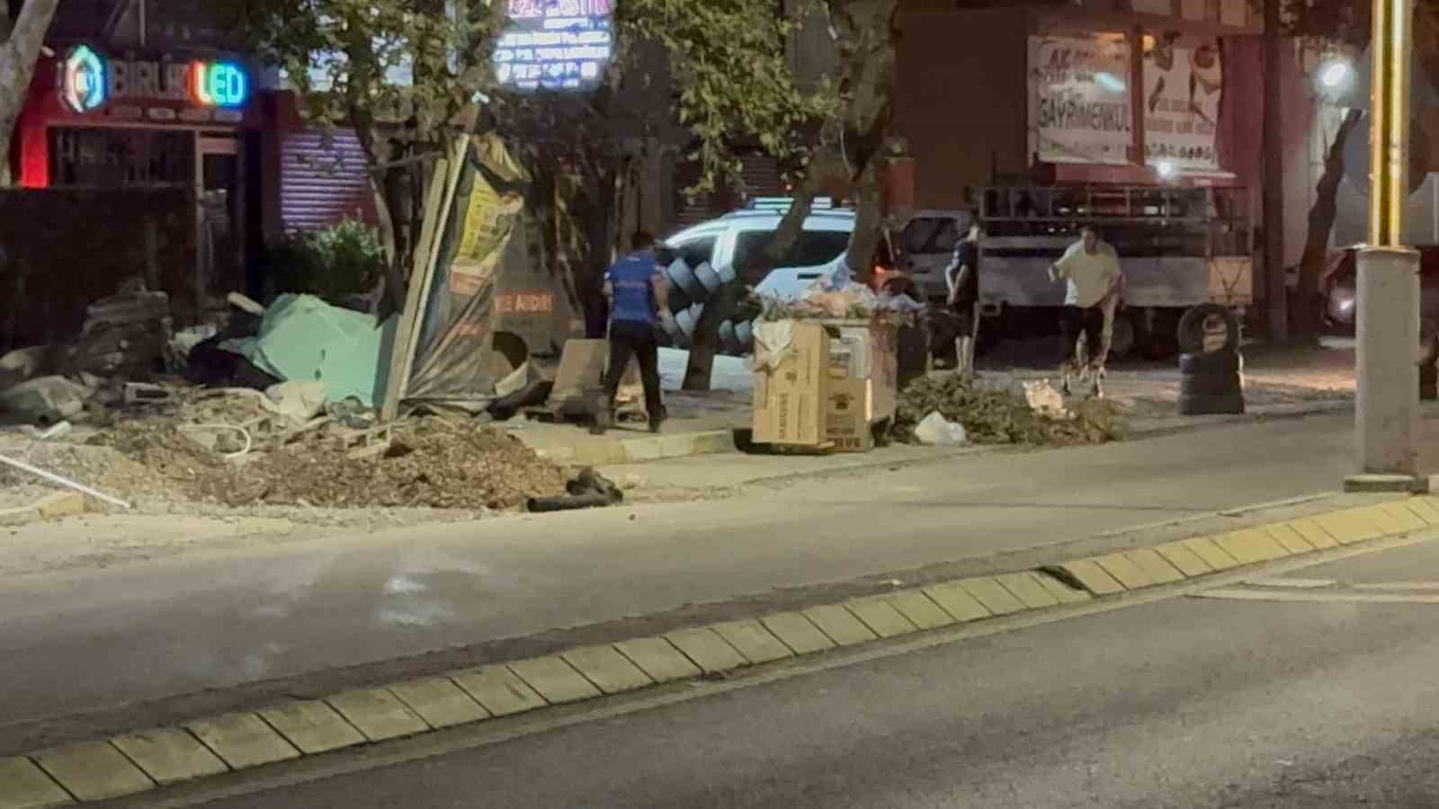 Kazı sırasında doğal gaz borusu delindi, mahalleyi gaz kokusu sardı