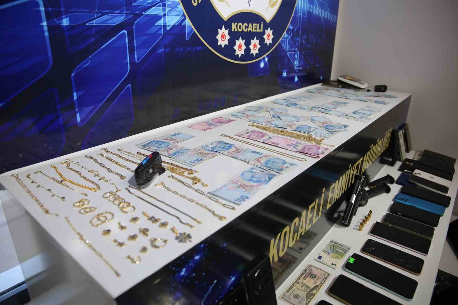 Kiralık Araç Üzerinden Dolandırıcılık Yapan Çete Çökertildi: 26 Tutuklama