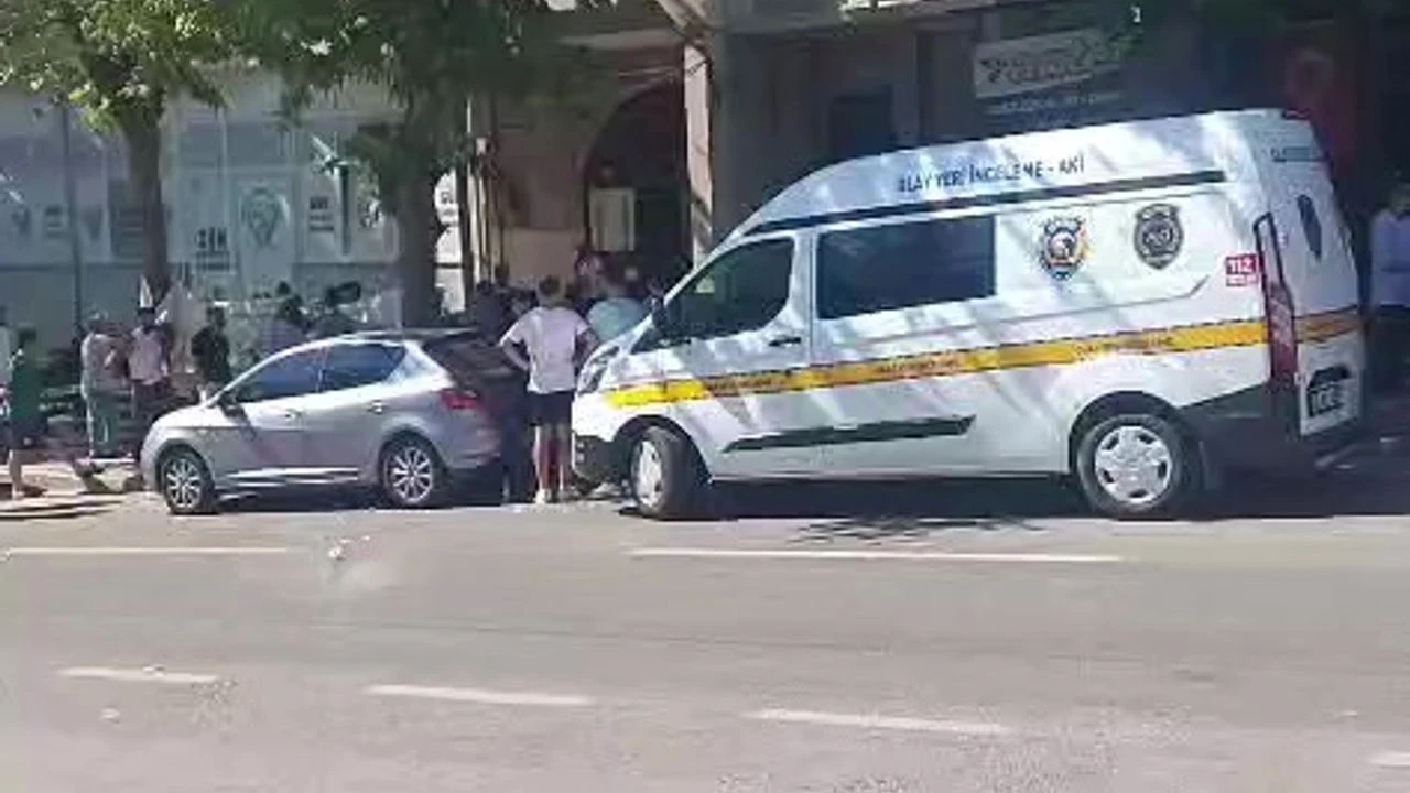 Şehir magandaları kadın muhabiri hedef aldı!