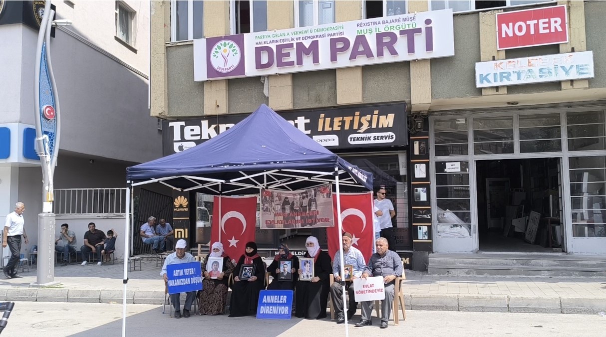 Muşlu Ailelerin Evlat Nöbeti Gözyaşlarıyla Sürüyor