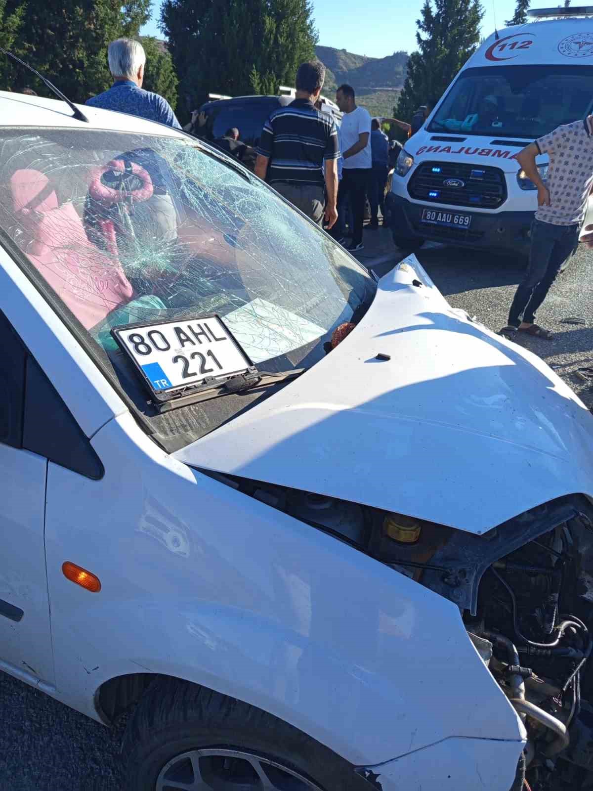 Otomobil ile motosiklet çarpıştı: 2 yaralı