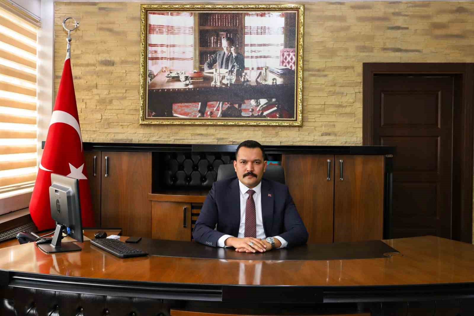 Van’ın Muradiye Kaymakamı Türkmenoğlu göreve başladı