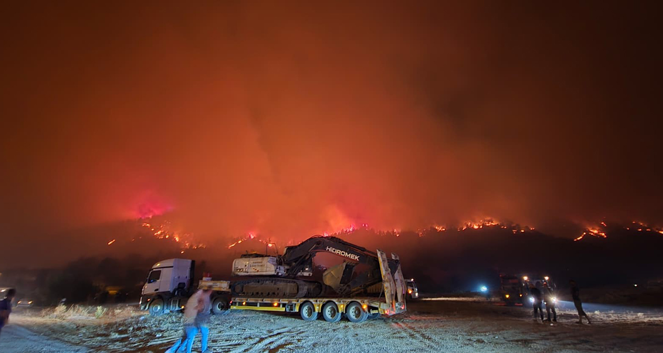 Karabük’teki yangın Ankara karayoluna indi