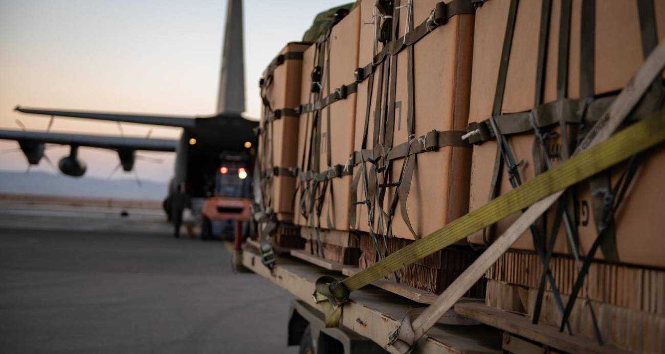 İsrail ordusu: “Gazze’ye hava yoluyla yardım atışları yeniden başlayacak”