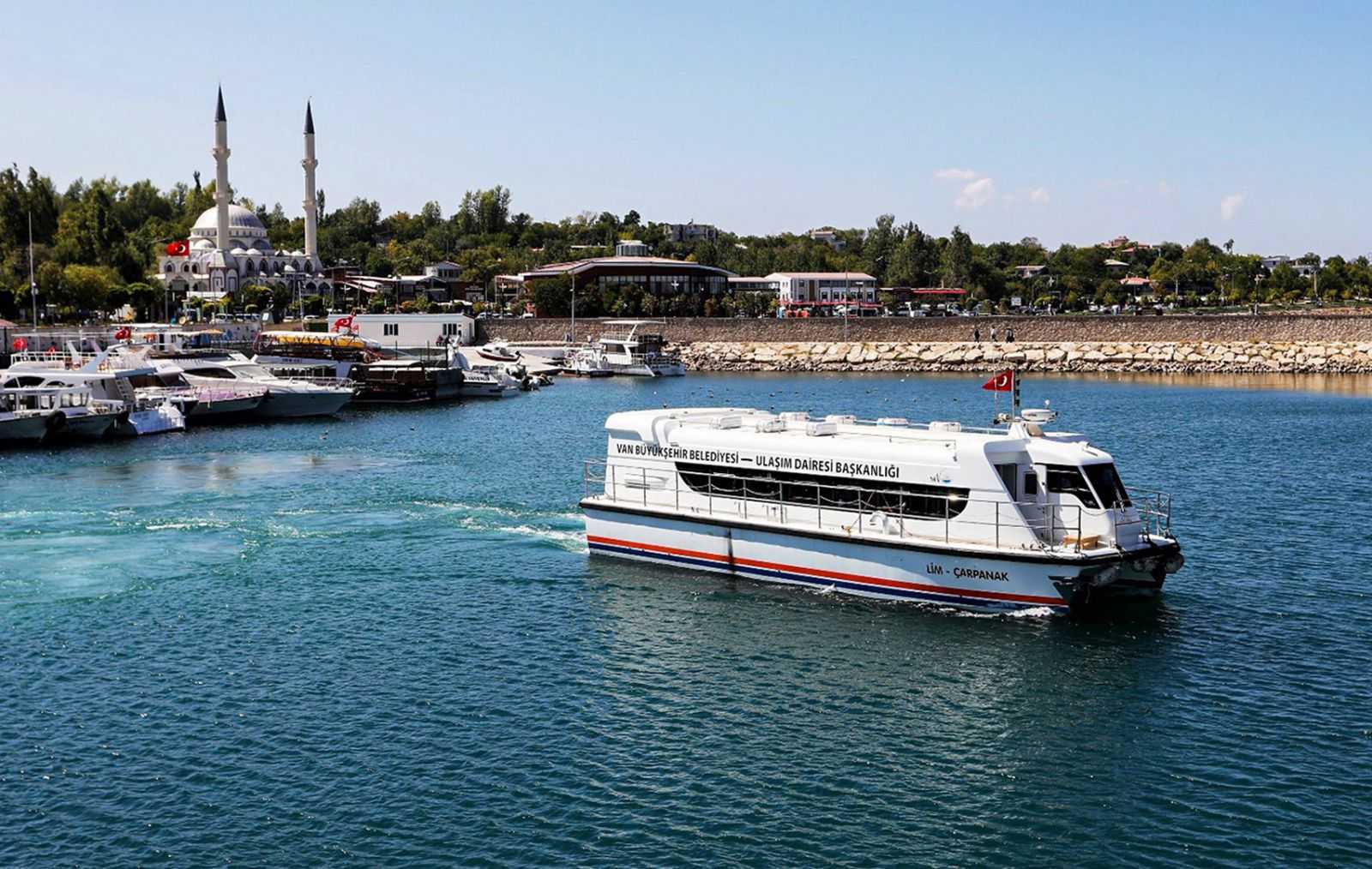 Akdamar Adası’na Deniz Otobüsü Seferleri Yeniden Başlıyor