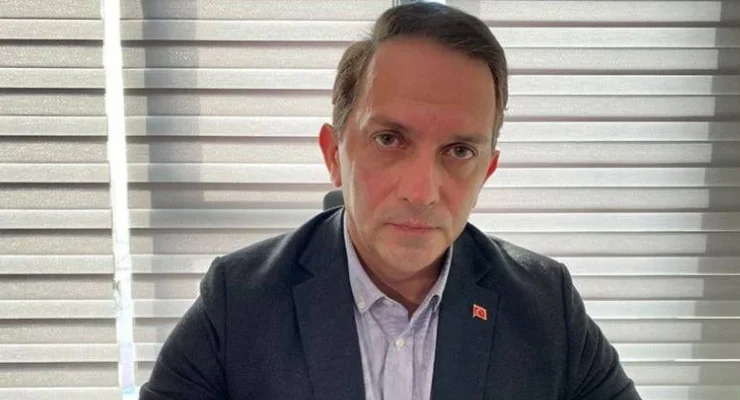 Mücahit Birinci Özgür Özel’e Parmak Salladı