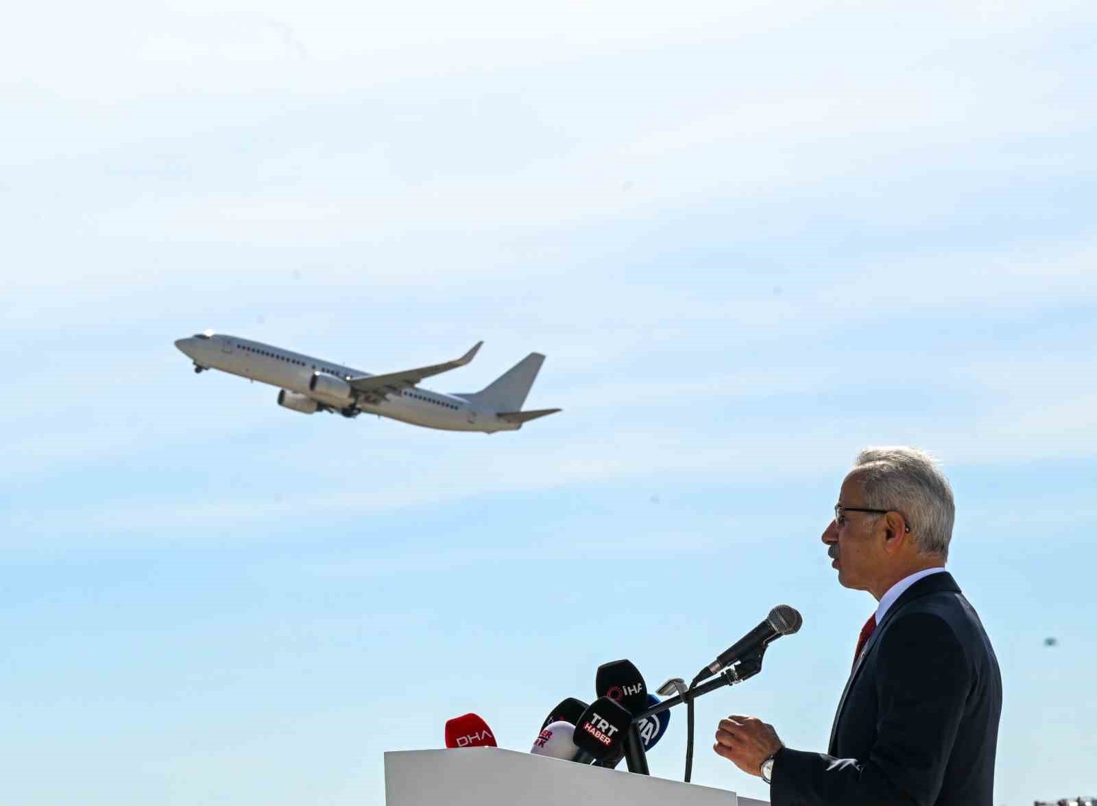 Bakan Uraloğlu’ndan Uçakta Powerbank Uyarısı