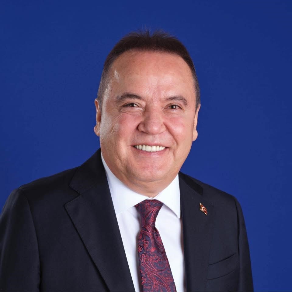 Muhittin Böcek cezaevinde üçüncü kitabını yazıyor