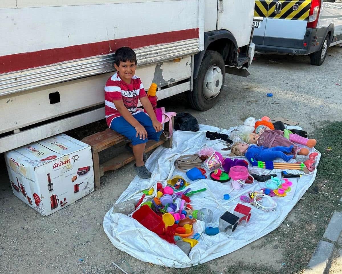 Bisiklet parası kazanmak için tezgah açtılar, hayallerine erken kavuştular