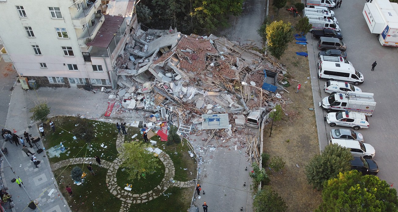 Balıkesir depreminde yıkılan bina sahibi ve müteahhidi gözaltına alındı