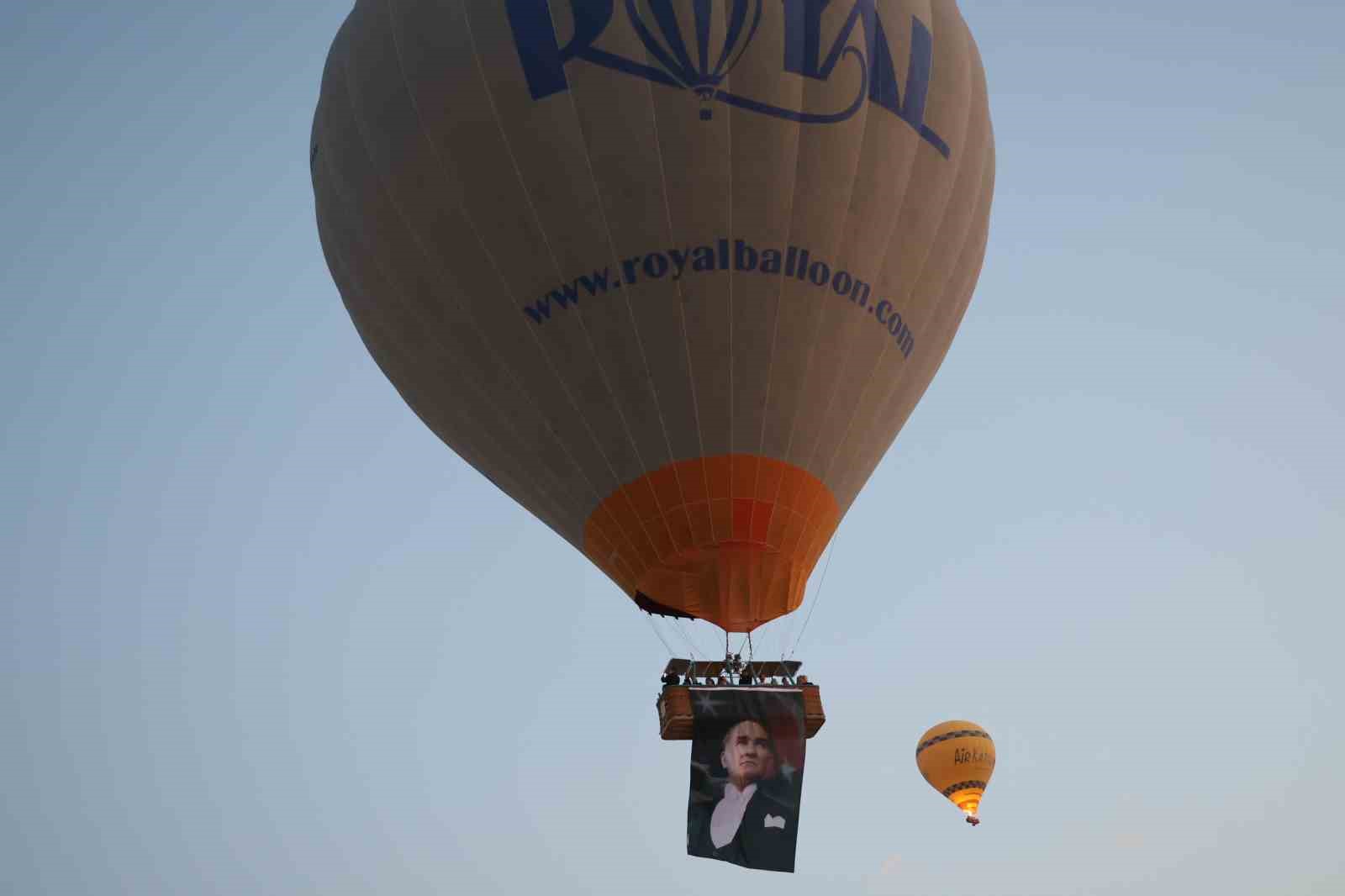Sıcak hava balonları 30 Ağustos Zafer Bayramı için havalandı